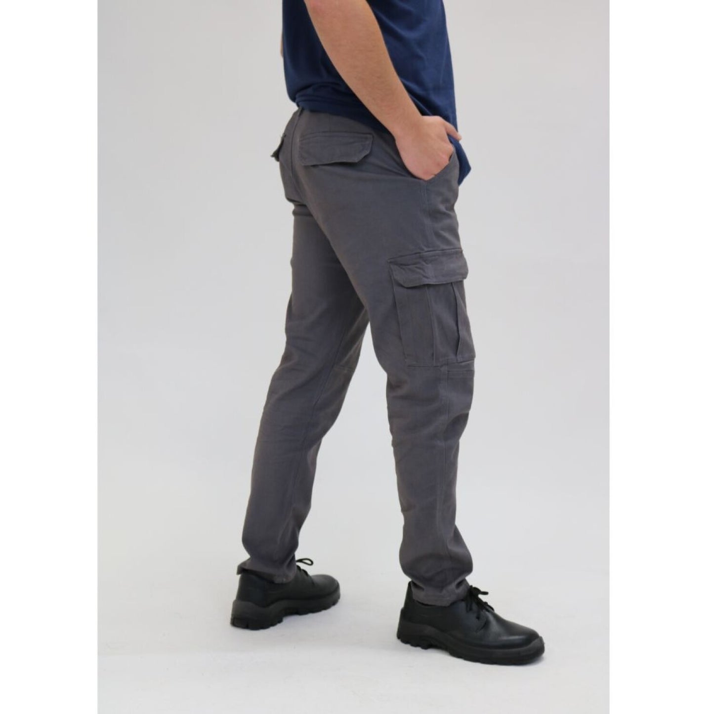 PANTALON CARGO GRIS TALLE 48